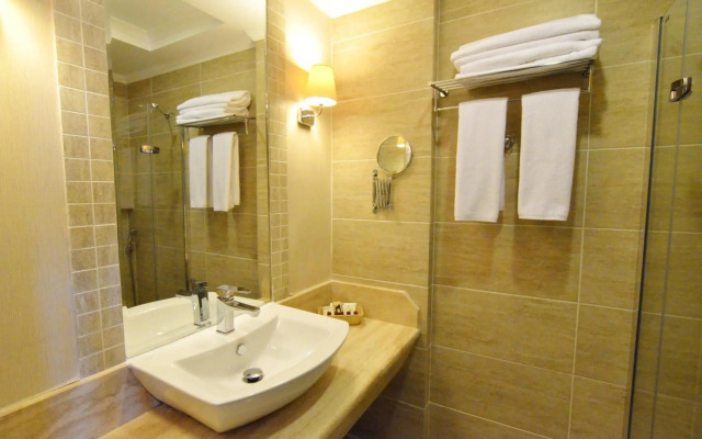 Azka Hotel