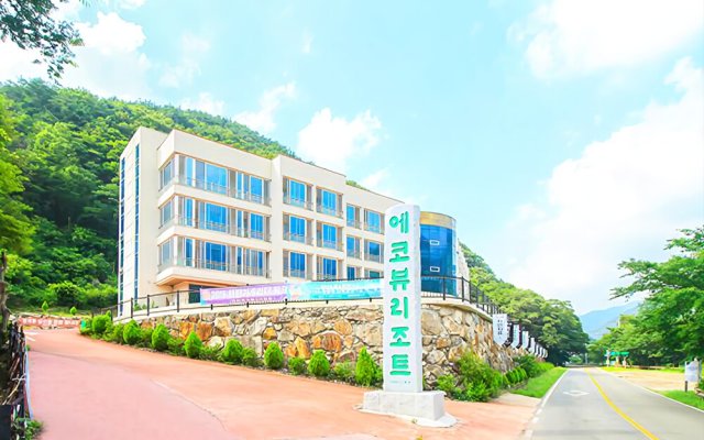 Yangsan Baegseong Eco View Pension