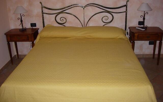 Angelucci Agriturismo con Camere e Agri Camping