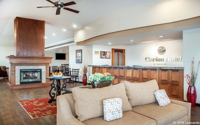 Clarion Hotel Buffalo Airport