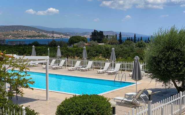 Leonidas Resort
