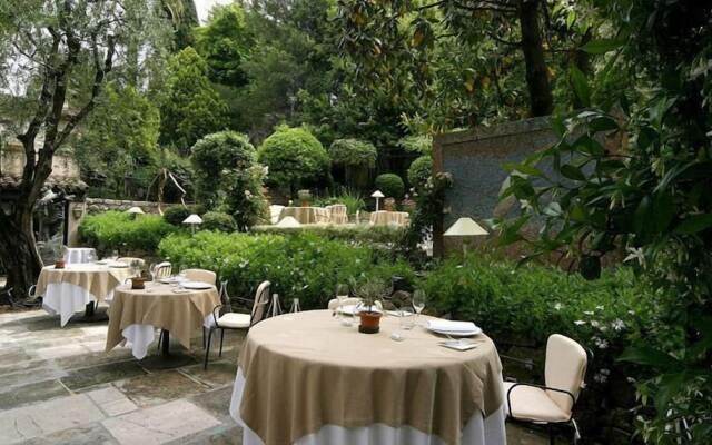Moulin De Mougins