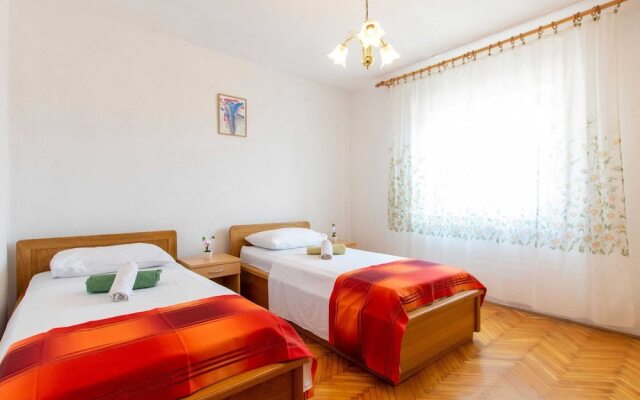 Welcoming Apartment in Tribanj With Terrace