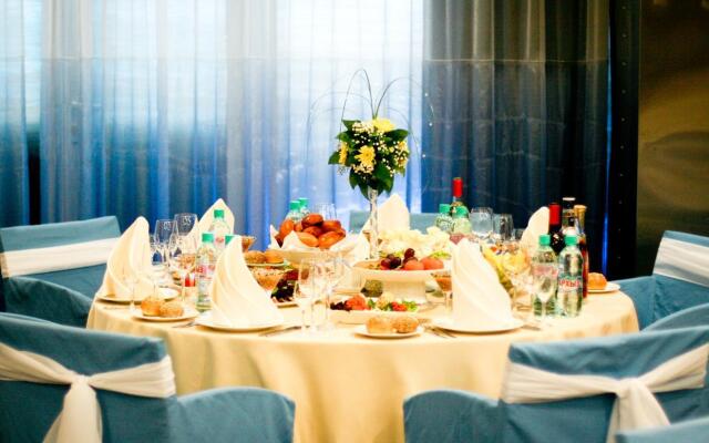 Favorit accommodation service (official partner of the Delta Izmailovo Hotel)