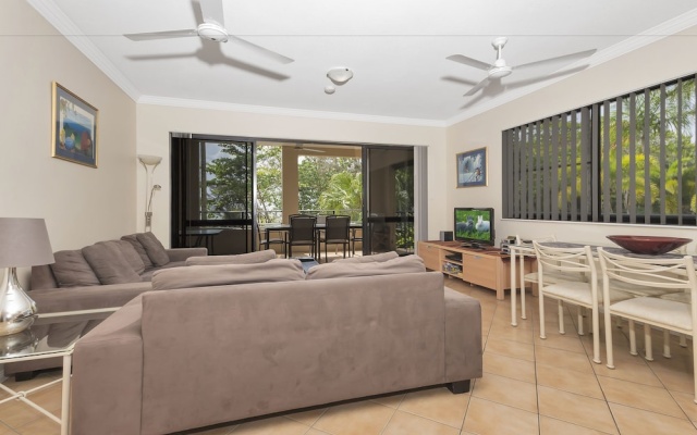 Mediterranean Apartments - Unit 4 – Guest Rooms – Cairns