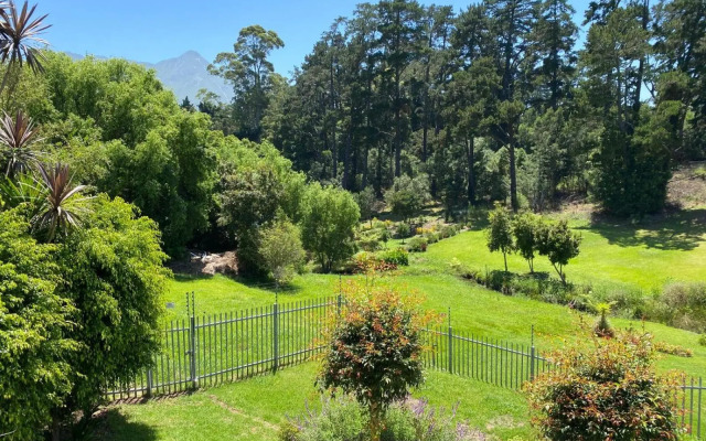 96 Meent Guest House