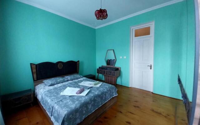 Lana's Guest House
