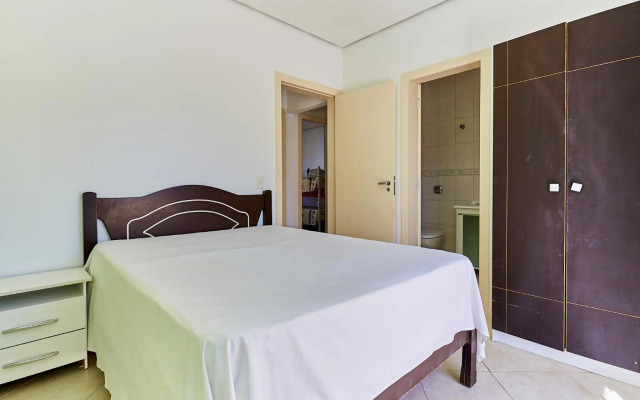 791 - Cobertura com piscina. 200m da PRAIA. BOMBINHAS - CENTRO