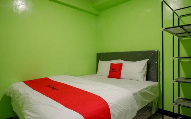 RedDoorz @ Jalan Gatot Subroto Semarang
