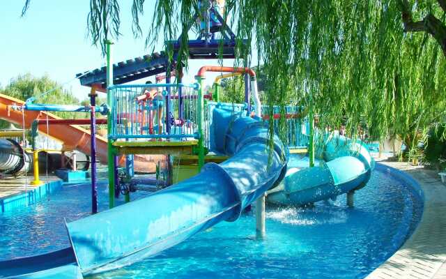 Aqualand Resort
