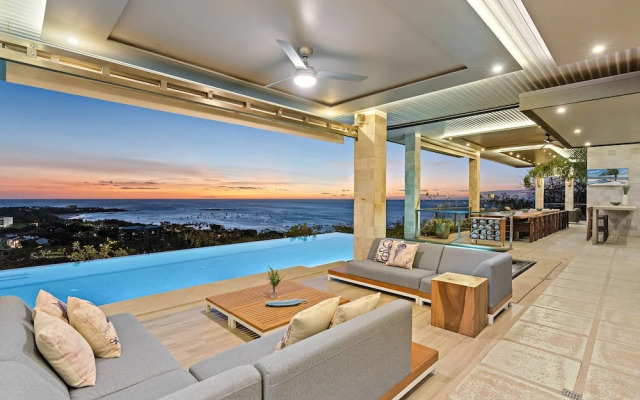 Luxury Villa: Hot Tub: Ocean Views: Fully Staffed