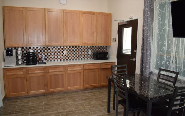 Texas Bungalows Hotel and Suites Austin