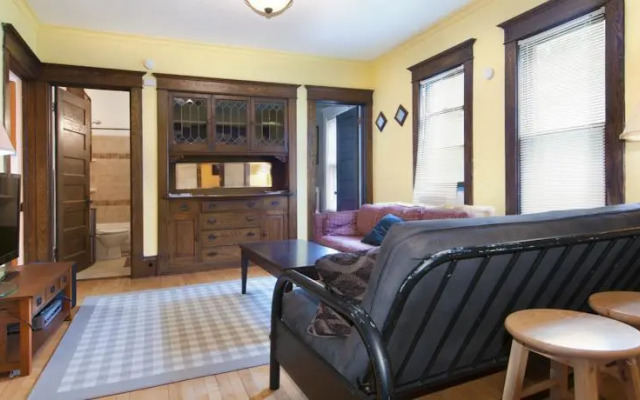 Scott & Jenna Shortstay - Loft Studio Minneapolis