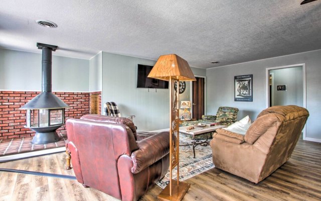 Charming Choteau Apartment: Central Location!