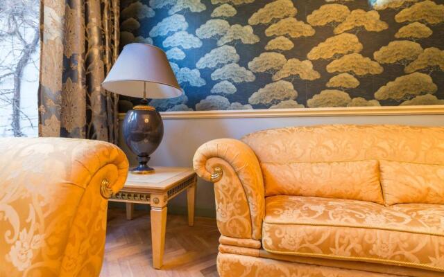 The Royal Suite Ii