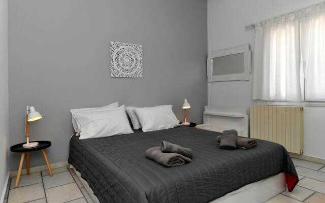 Anemolia Apartments With Pool
