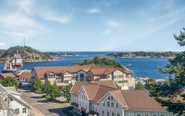 Awesome Home in Grimstad With Wifi and 4 Bedrooms