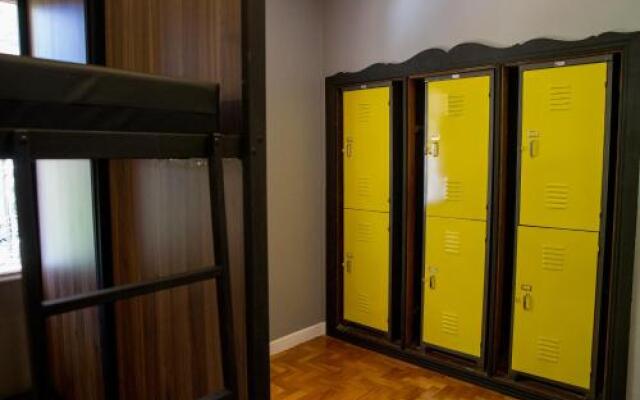 Um Hostel