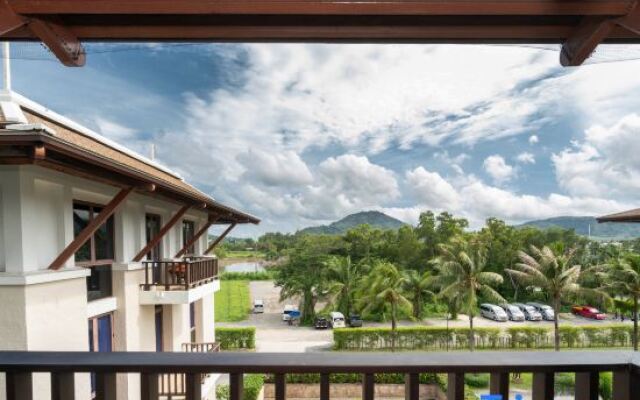 Phuket Seaview with Pool and Rooftop 4 Bedroom Skyvilla