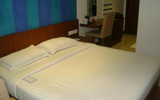 Hotel Marina Residency