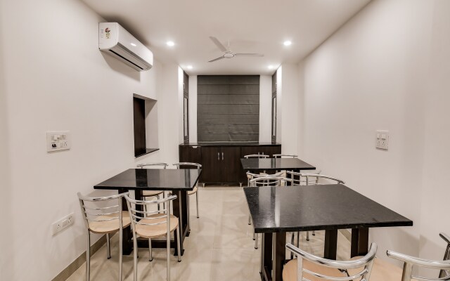 Collection O 77161 Shalimar Bagh