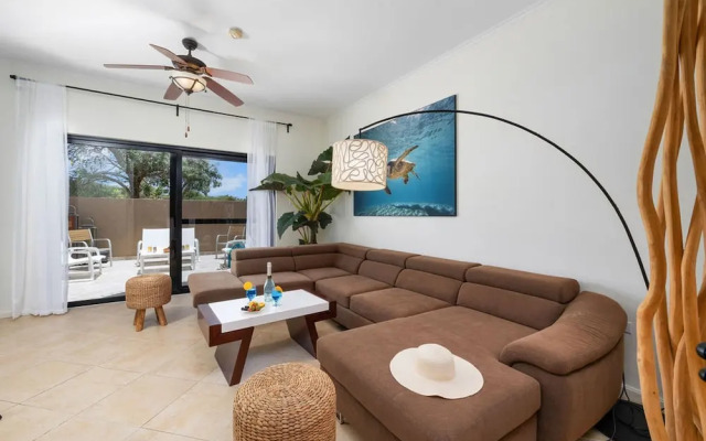 Upscale Gated Community Oasis Close to the Beach