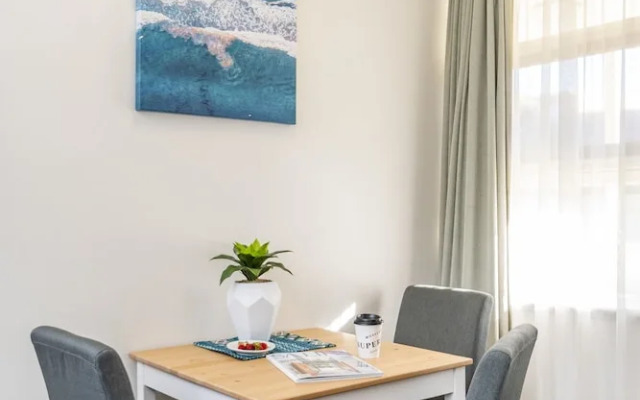 Aqua Waves Glenelg Central Studio Apt