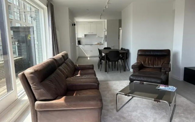 Stylish 3-bedroom Apartment With sea View