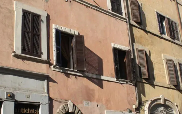 RomAntique Suites