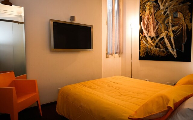 Ultra Modern Trevi Fountain Apt In Heart Of Rome