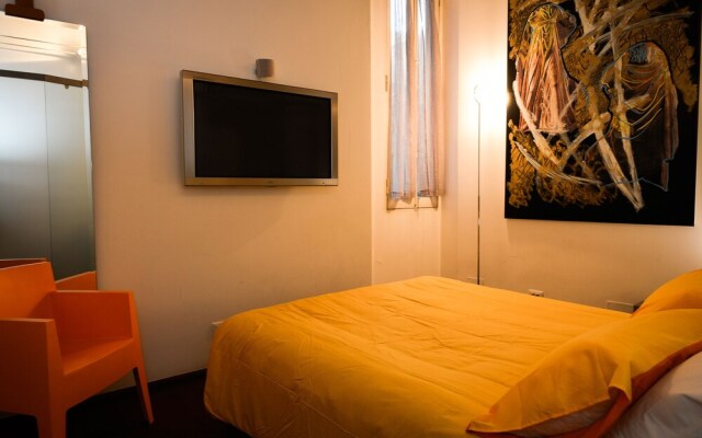 Ultra Modern Trevi Fountain Apt In Heart Of Rome