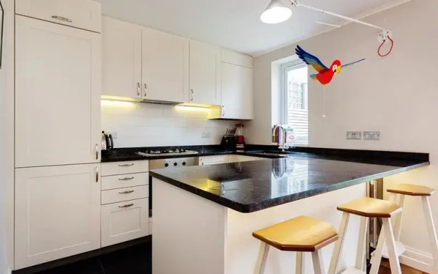 Veeve  Flat Lots Road Chelsea