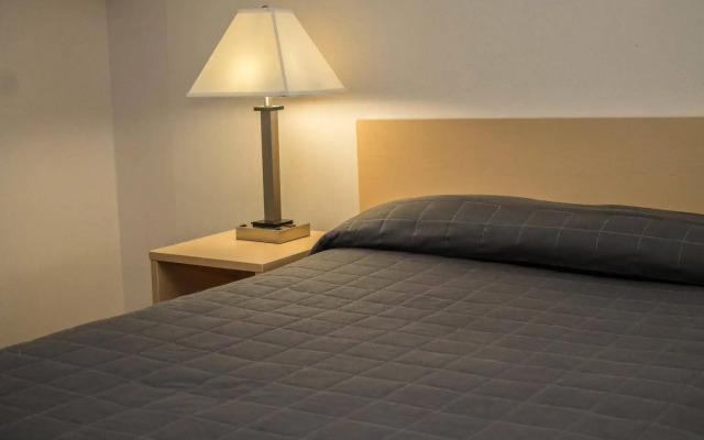 Residence & Conference Centre - Ottawa Downtown