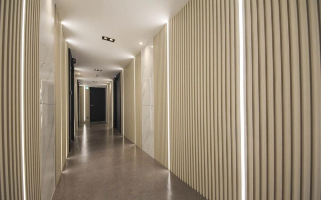 Hotel C-Line