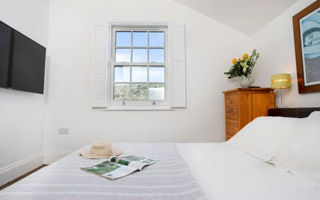 Lighthouse With Sea-views in Cumbria, No Deposit
