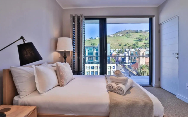 Rockwell 613 by CTHA, Cape Town