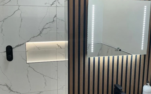 Ultra Central - Walk to it all - 4 Guests