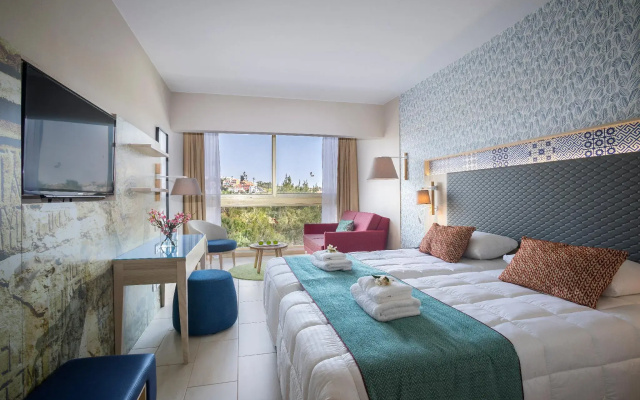 Leonardo Laura Beach & Splash Resort