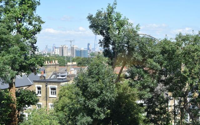 Modern Home With Views Of London Skyline