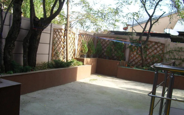 Spacious, modern condo in new villa - sleeps 6