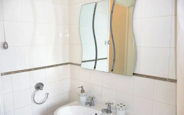 Doncaster -very Quiet-private Parking-dog Friendly