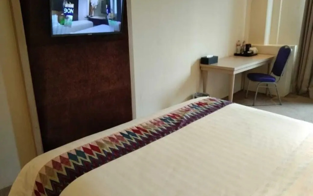 W Three Premier Hotel Lagaligo
