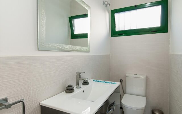 Beachfront Apartment Las Burras Fa03