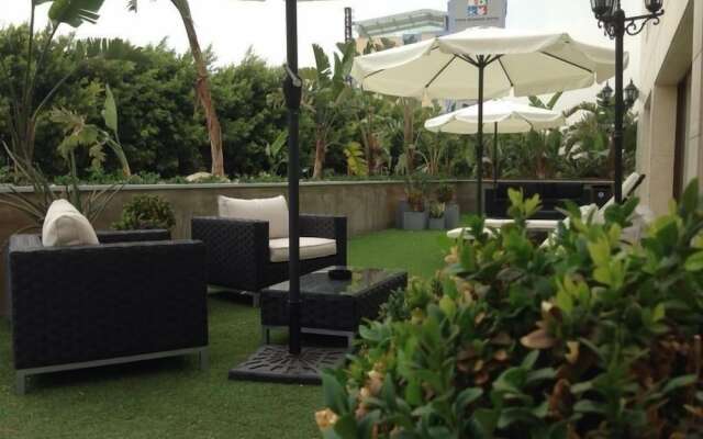 Four Seasons Hotel and Beach Resort