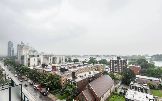 LifeSuites Lakeside Mimico