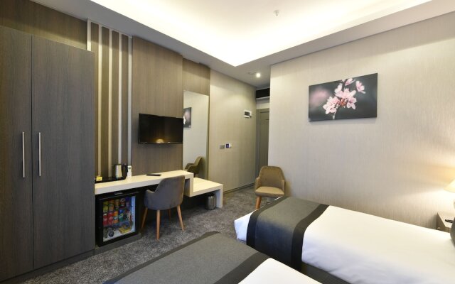 D'Lux Boutique Hotel