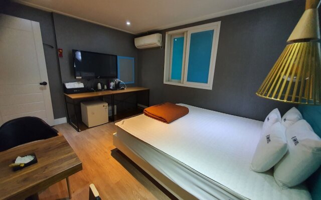 Hotel Bom