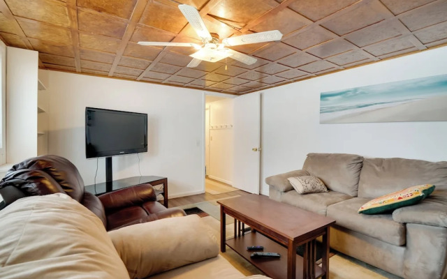 Pet-friendly Minneapolis Apt Near Shops & Dining!