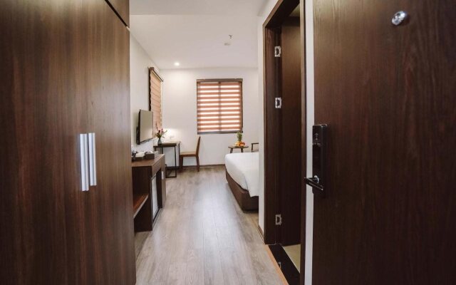 Reyna Hotel Hanoi