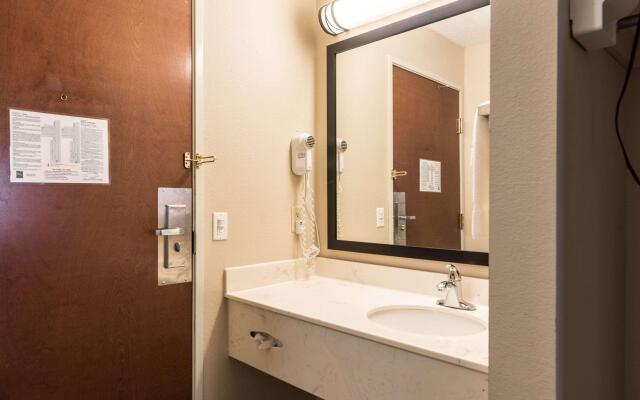 Quality Inn & Suites Clemmons I-40